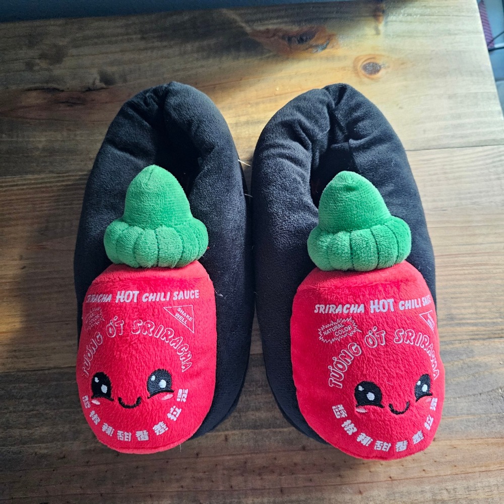 Women's Sriracha Hot Chili‎ Sauce Slippers Plush Cozy Indoor Shoes S/M 4-7